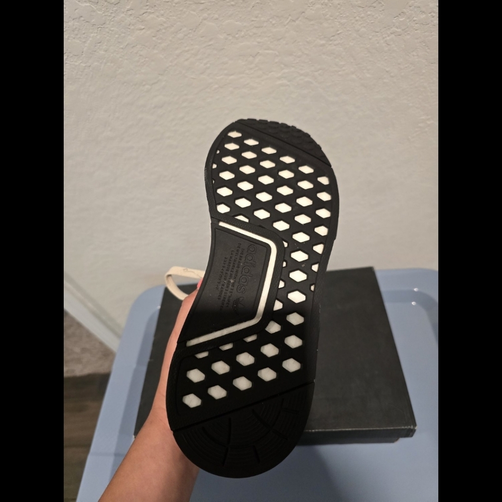 Adidas NMD R1 W Size 9 Sneakers Leopard Shoes With Box - Picture 3 of 6